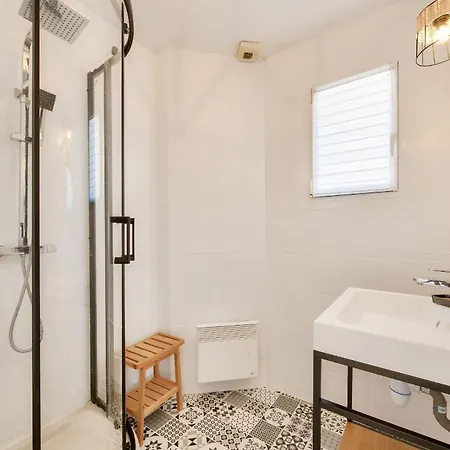 Holiday home Maison Pour 6 Avec Jardin A 500 M De La *